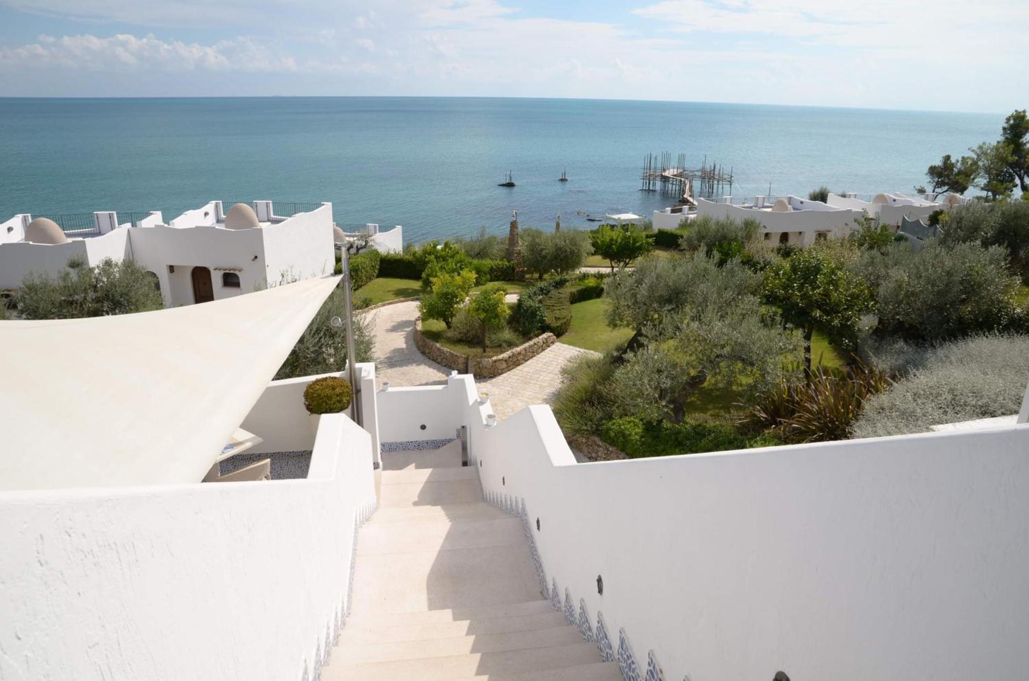 Baia Delphis Resort Vasto Ngoại thất bức ảnh