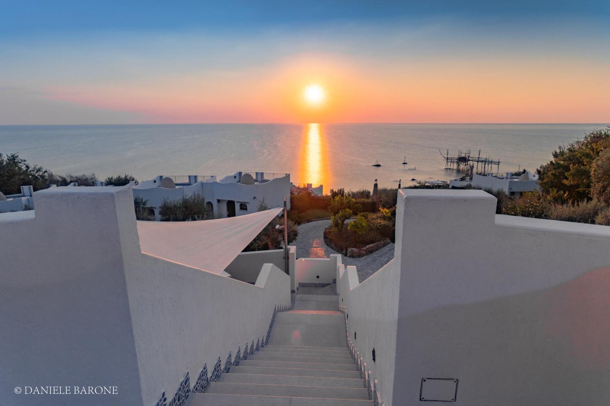 Baia Delphis Resort Vasto Ngoại thất bức ảnh
