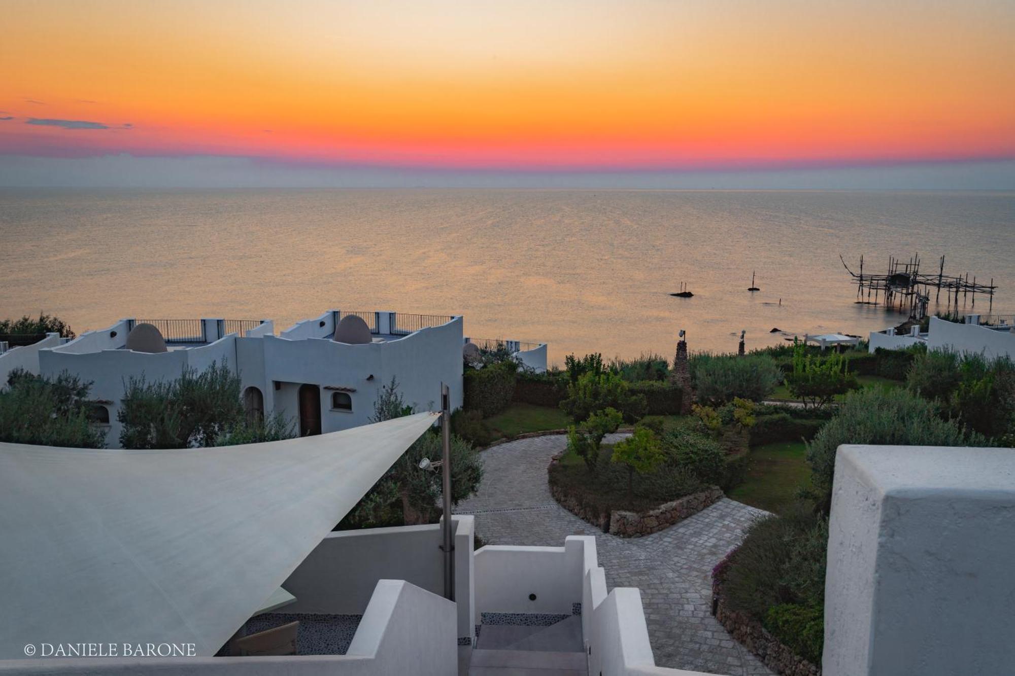 Baia Delphis Resort Vasto Ngoại thất bức ảnh