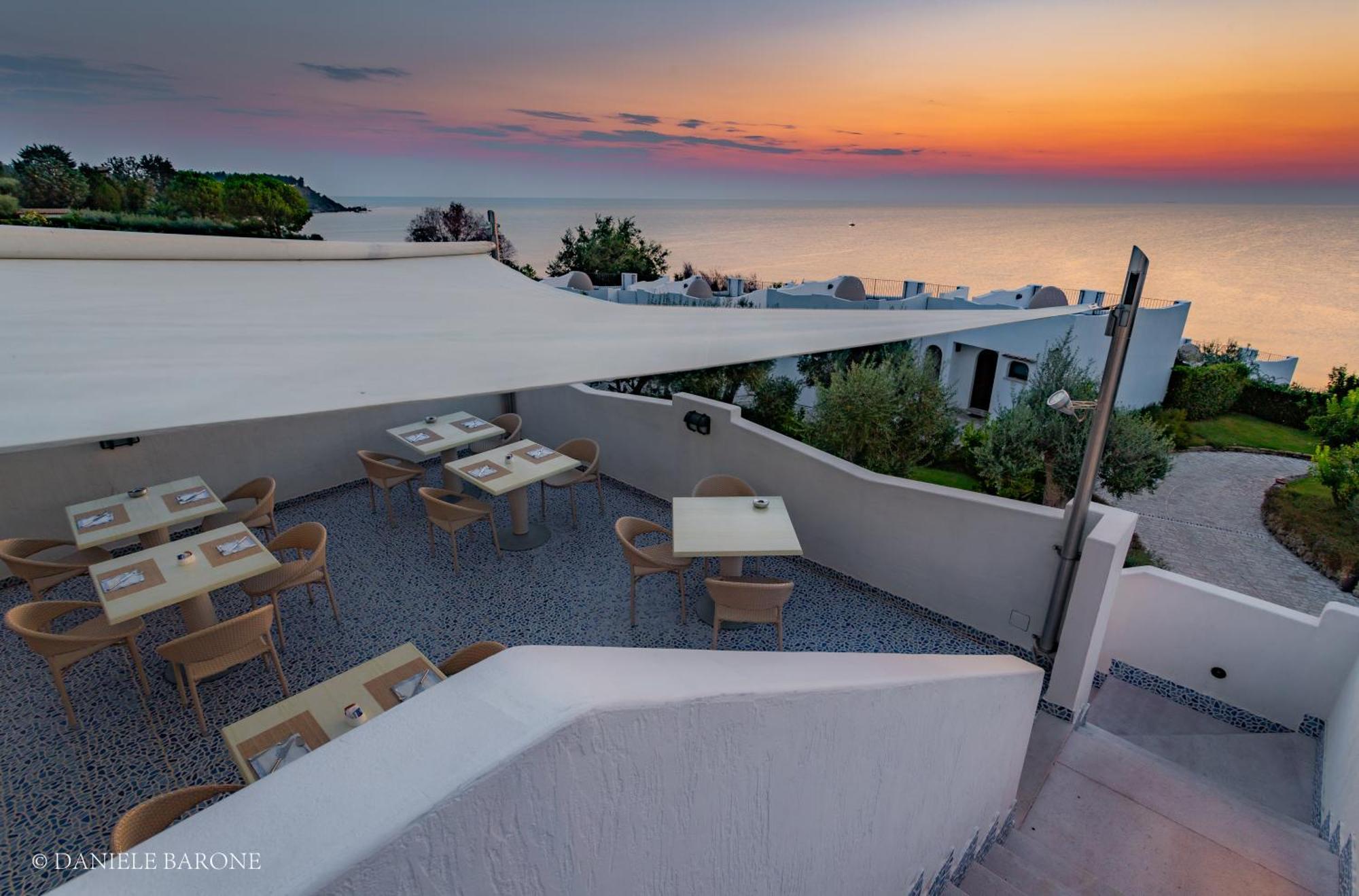 Baia Delphis Resort Vasto Ngoại thất bức ảnh