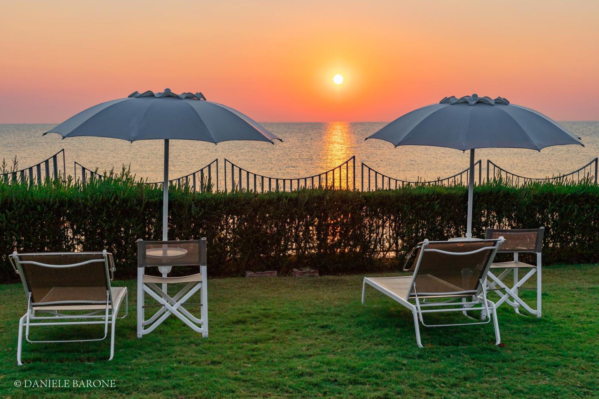 Baia Delphis Resort Vasto Ngoại thất bức ảnh