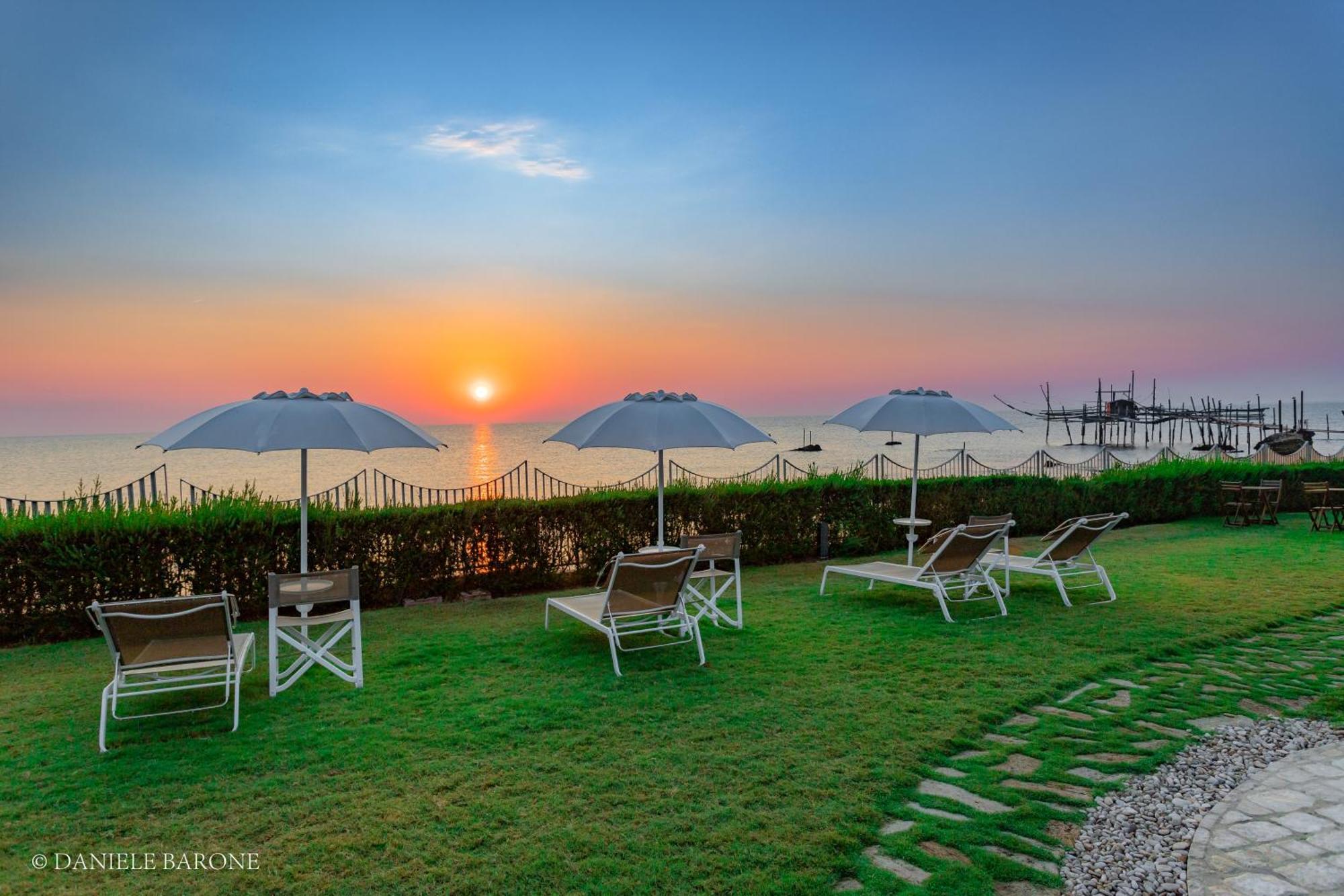 Baia Delphis Resort Vasto Ngoại thất bức ảnh