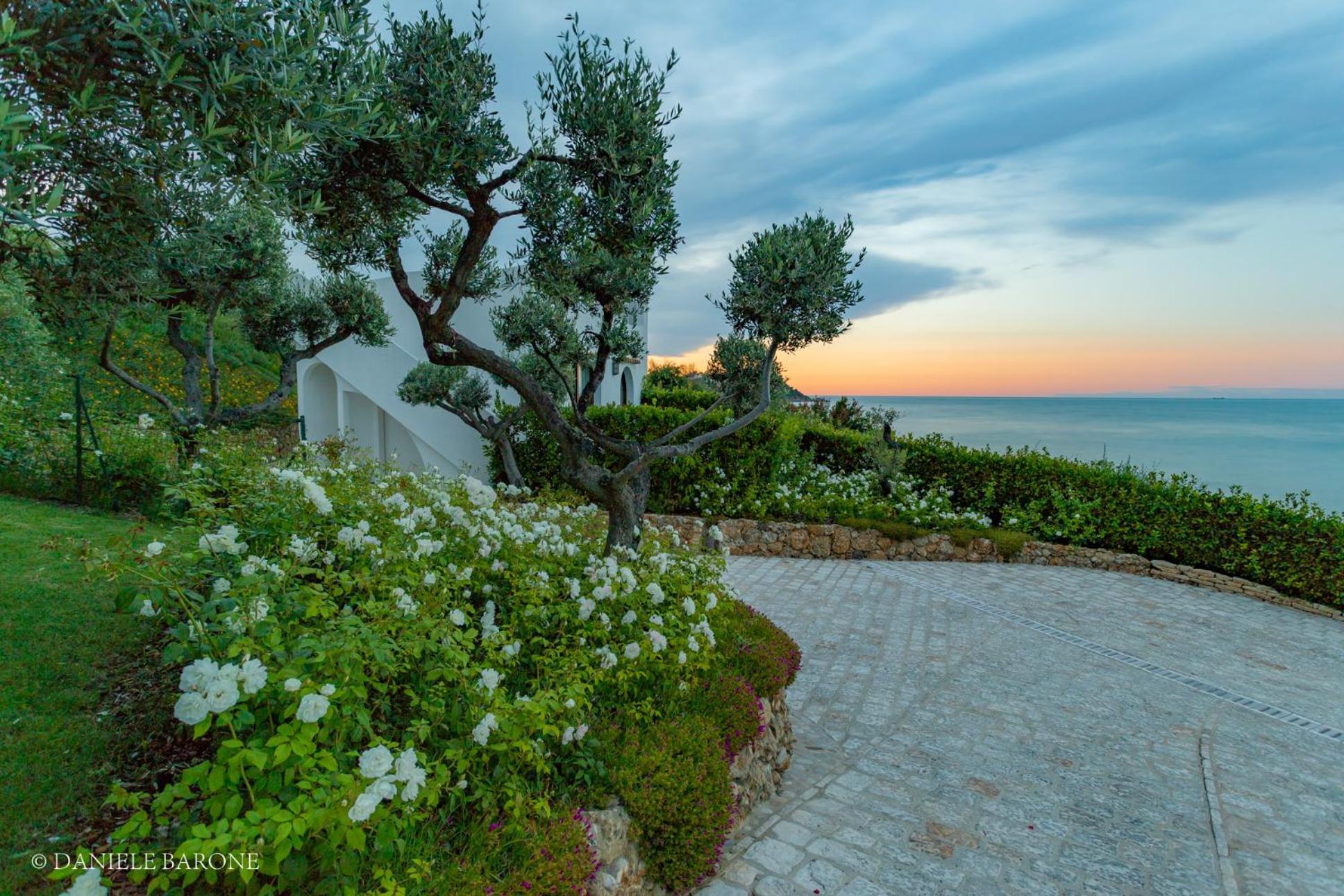Baia Delphis Resort Vasto Ngoại thất bức ảnh